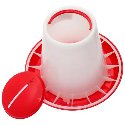 Karmidlo-zasypowe-dla-drobiu-3kg-2.webp